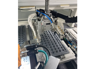 鼎点平台机器人取放料状态